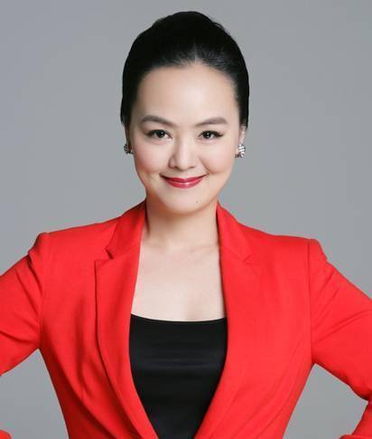 孙小梅那么漂亮,绘画也赏心悦目,被赞央视才女,当之无愧!