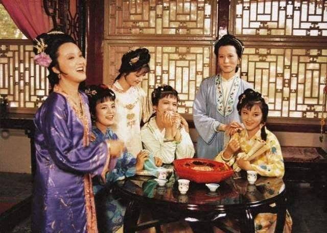 红楼梦中高级的“炫富”是什么?宝钗和凤姐不懂,贾母和黛玉秒懂