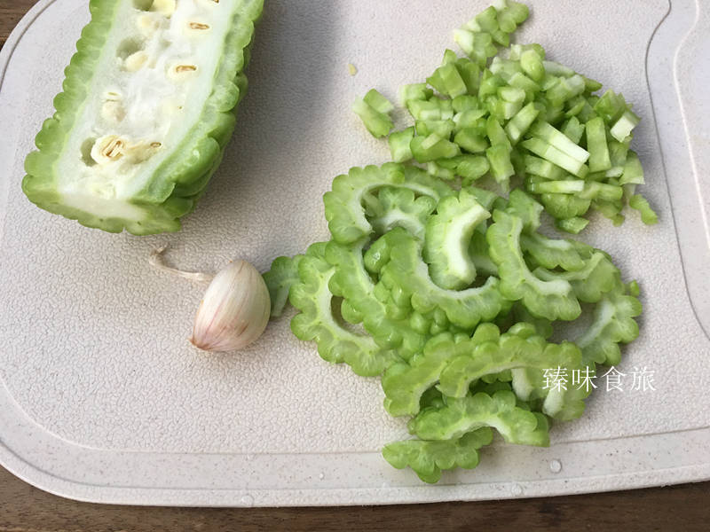 退休老两口晒晚餐,朋友:小日子太精致,酷暑天喝热汤都不用开火