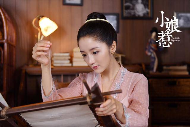 《小娘惹》:97小花肖燕一人饰两角,精湛演技令人印象深刻