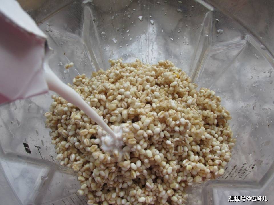 这饼不用面粉不揉面,简单易做营养高,喧软好吃全家都喜欢,真香