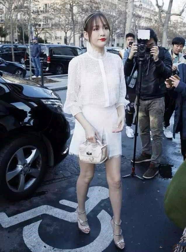 陈乔恩坦然接受衰老,化了妆皱纹也在,一点不装至少还很真实啊!