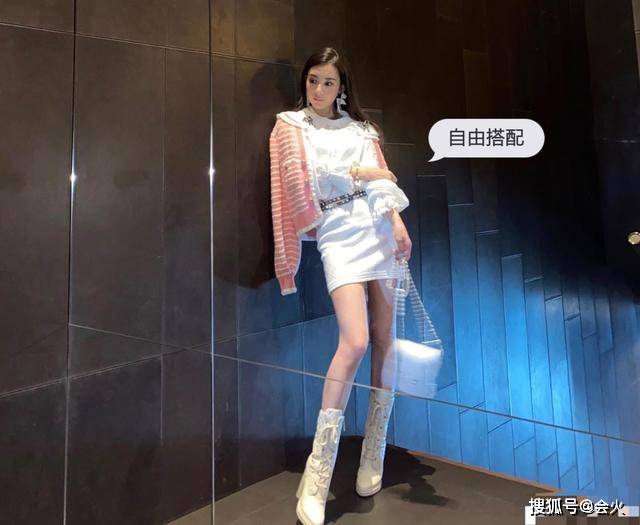 方媛回应天王嫂保送班后又删除,凌晨发文大秀恩爱,赞郭富城浪漫