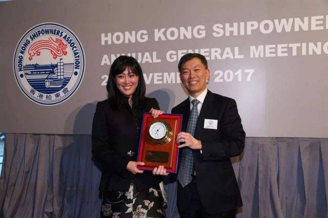 豪门女将不止何超琼!千金大小姐替弟征战商场,船王孙女有风范