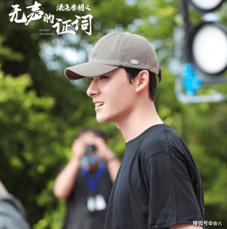 吴倩张雨剑一起做头发被拍?俩人关系亲密,网友:为事业才不公开