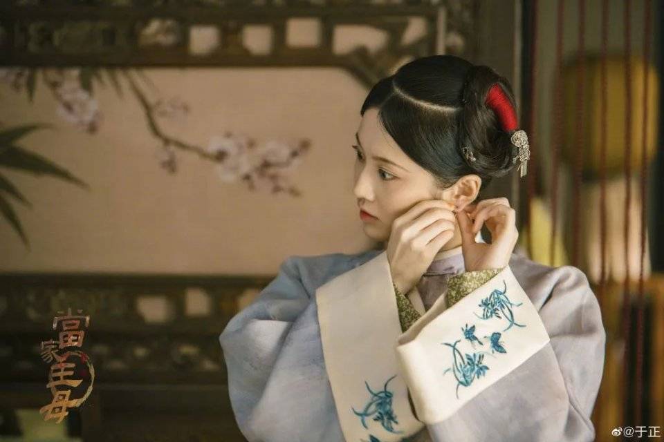 于正《当家主母》剧照曝光!蒋勤勤搭档小12岁茅子俊上演姐弟恋