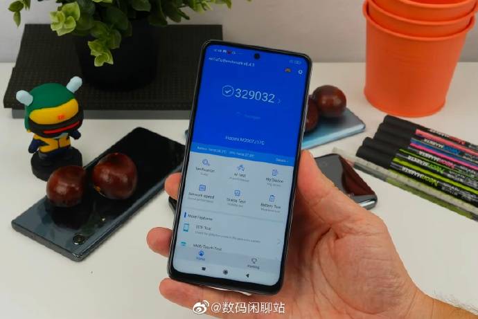 红米NOTE10“海外版”真机上手,打孔屏+奥利奥四摄,满意吗?