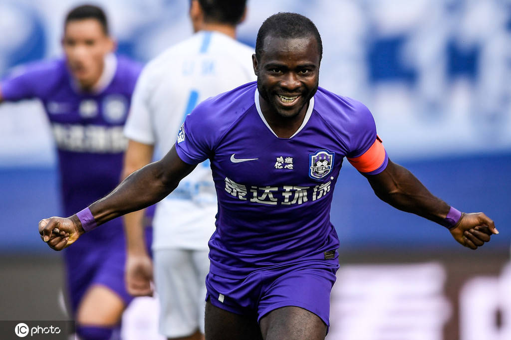 【转】中超-阿奇姆彭轰两球博阿滕进球被吹 泰达2-0大连人