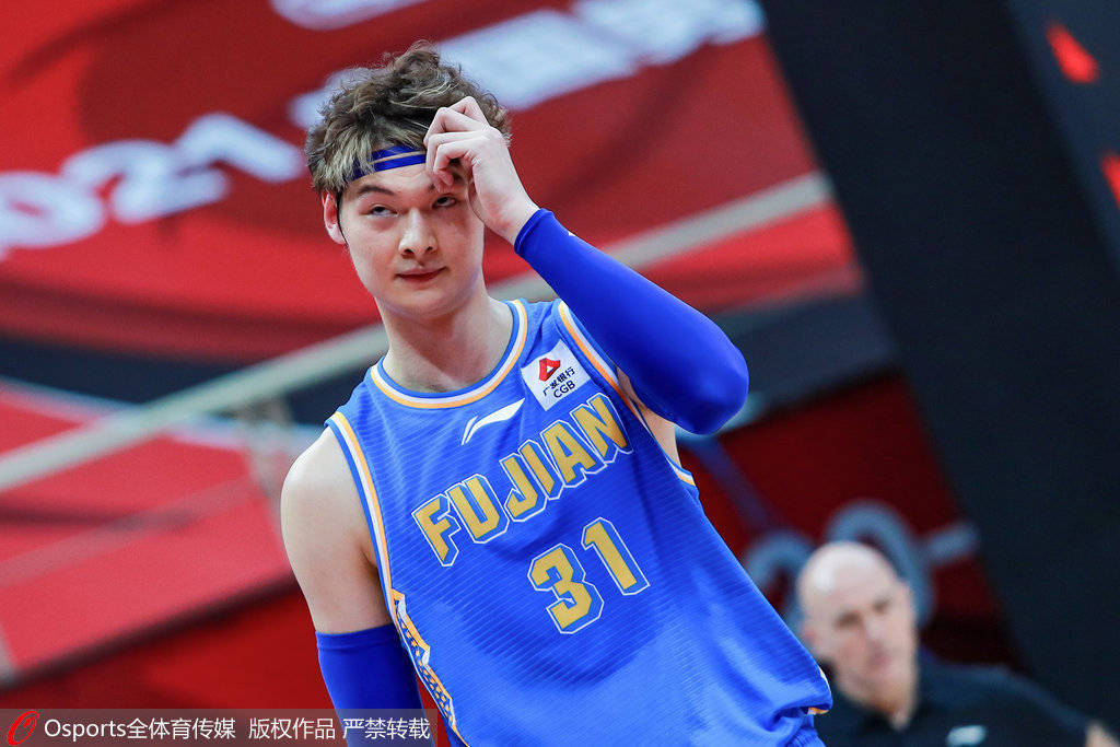 【转】仅9分!王哲林全场毫无战意 场场空砍大王心已冷?