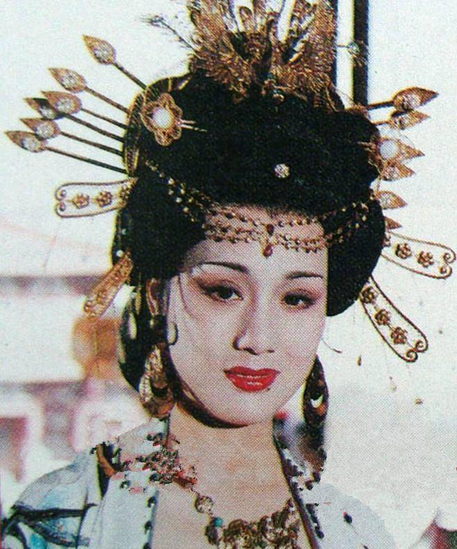 她是最美容妃,与导演同居27年不领证,今63岁因病去世膝下无子女