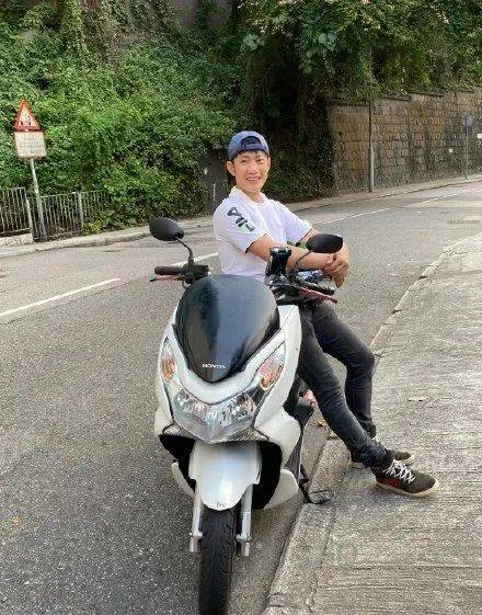 又一TVB配角因疫情落魄?跑龙套十年如今卖猪肉,亲自送货满头汗