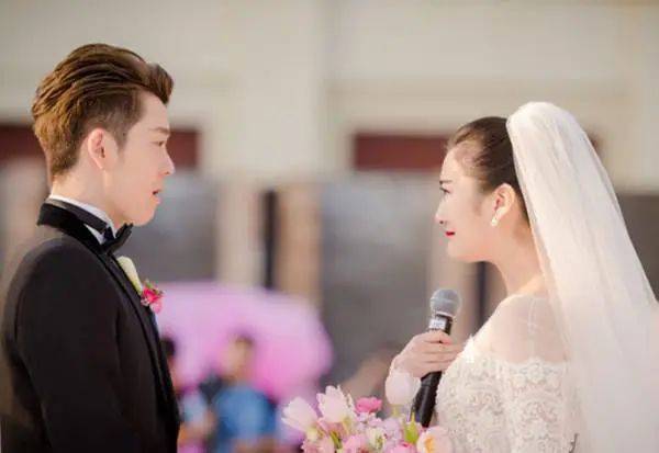 王栎鑫离婚!前妻粉丝上位夫妻靠秀恩爱圈粉,今官宣文案被骂虚伪