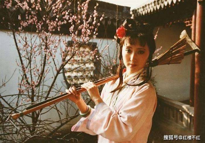 林黛玉为何那么矫情?明明在贾府有吃有喝,还动不动感慨自己命苦