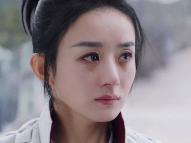 赵丽颖王一博《有翡》再惹争议,观众因董璇一条腿吵了起来,画面诡异如木偶