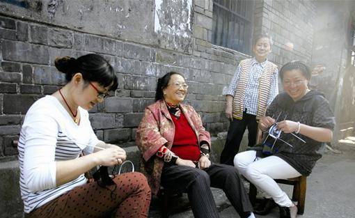 老人常说:“钱有三不借,路有三不踏,礼有三不随”,指的是什么