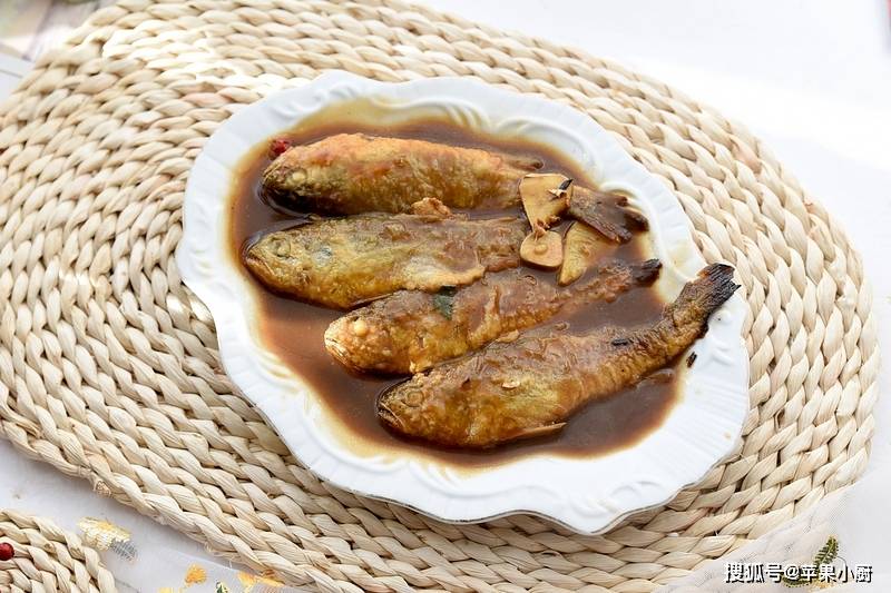 不用去腥不放盐,只需简单调味就能让小黄鱼充分入味,鲜香好吃
