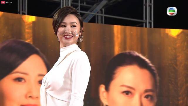 TVB颁奖礼花旦斗艳,汤洛雯发福显壮硕,还有女星胖得肚腩分层