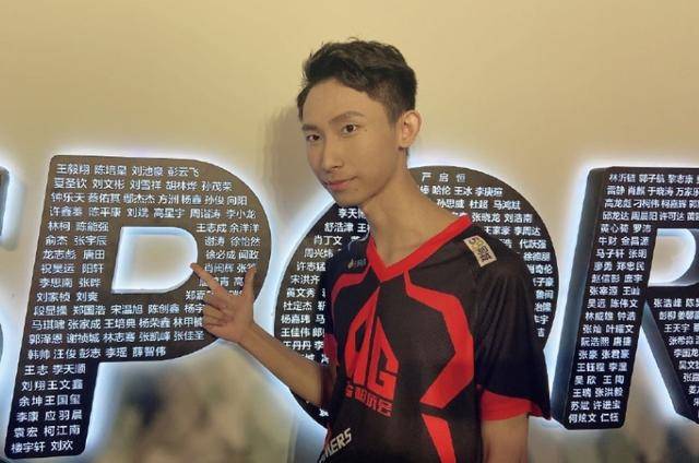 梦泪偶遇霸王级边路,吕布哪吒双国服,赛后一看ID:这不德华吗?