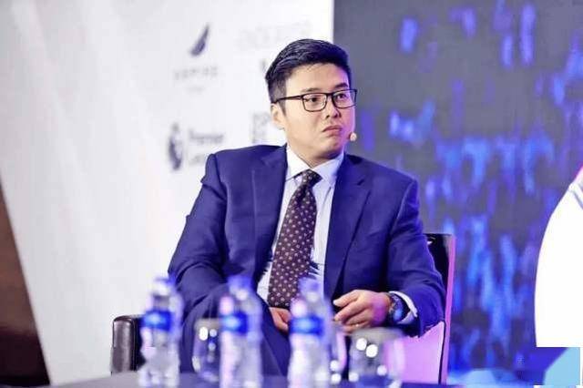 NBA七月复赛,肖华向中国抛出橄榄枝!聘央五教父之子任中国总裁