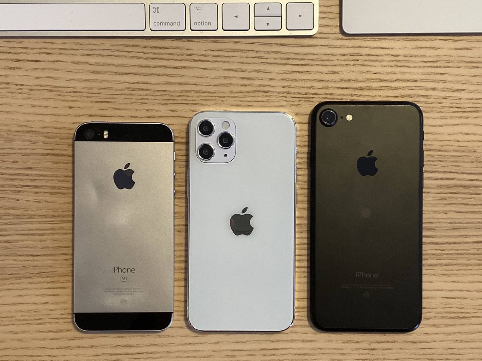 5.4英寸iPhone 12与iPhone SE\iPhone 7外观对比