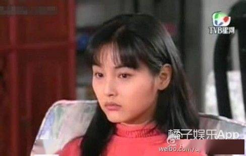 还记得《粉红女郎》里的男人婆吗?她现在长这样