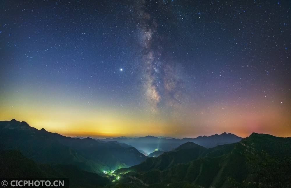 仰望天空:镜见中国绝美苍穹