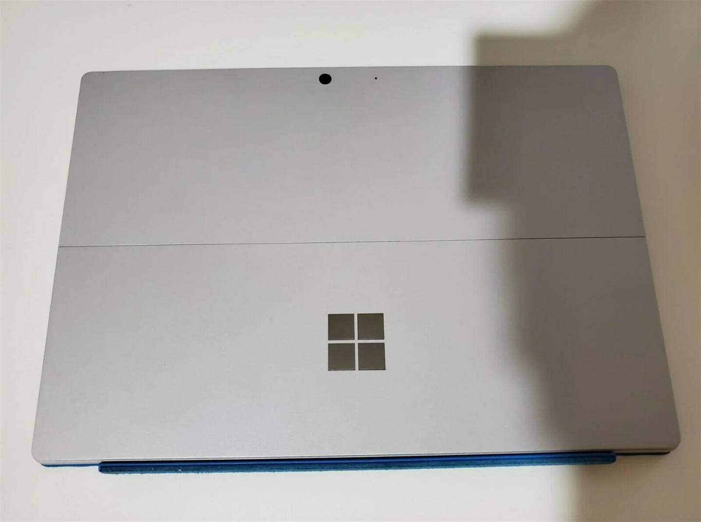 微软 Surface Pro 8 通过 FCC 认证:支持 LTE 和 Wi-Fi 6