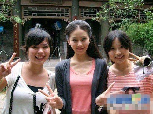 明星和粉丝合影的样子!刘亦菲那张最体现艺人