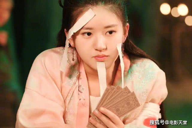 颖宝接班人?小圆脸吃了太多亏,网剧女神赵露思终于火了!