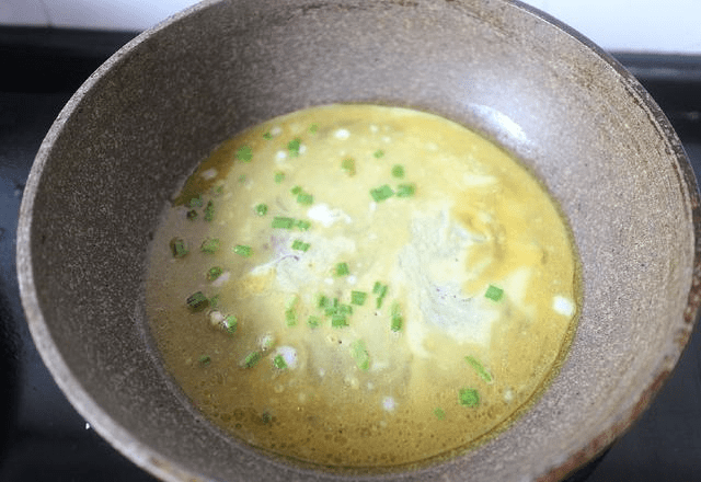 教你个鸡蛋新吃法,不用炒不用煮,3分钟做好,清爽开胃特下饭