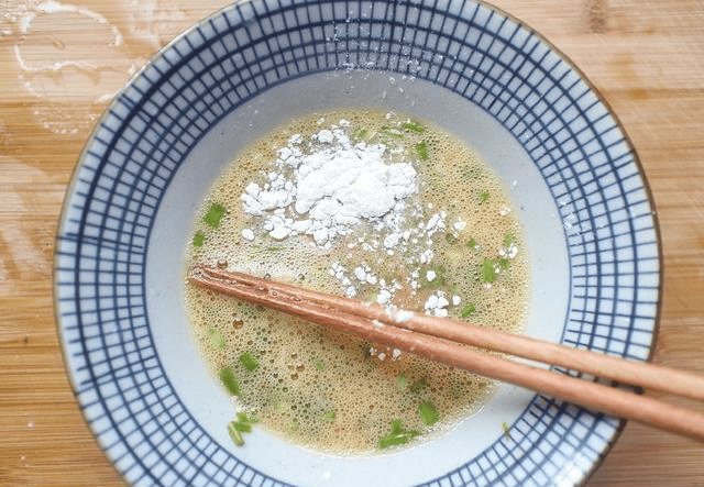 教你个鸡蛋新吃法,不用炒不用煮,3分钟做好,清爽开胃特下饭