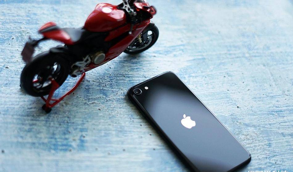 买华为P40还是iPhone SE?内行人的回答很实诚!