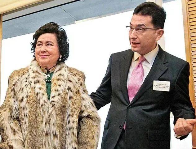 赌王去世后又添一乱!大房内讧未平息,外甥再向他追讨20亿