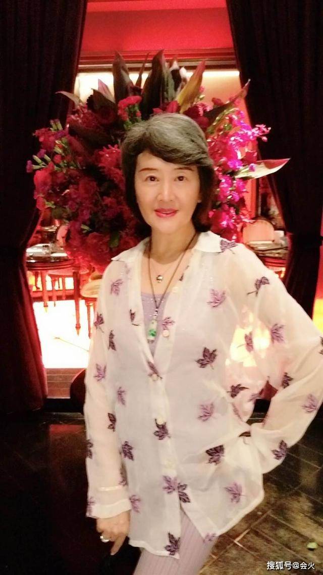 女星变卖家产救患癌丈夫,3个娃却袖手旁观,现只能让其安乐死?