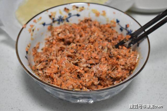 给孩子做这早餐,皮薄馅大香脆美味还营养,比肉包子馅饼简单好吃