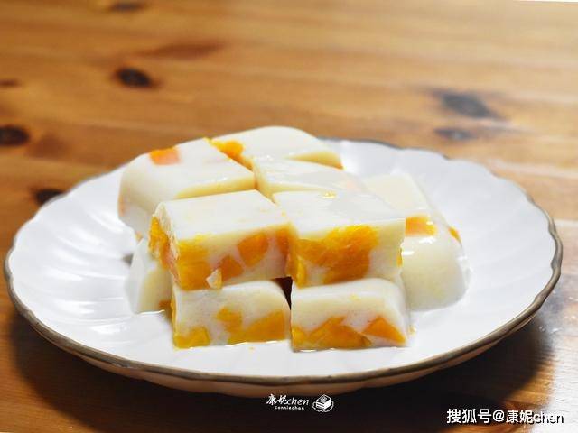 天气热,牛奶和芒果这做法火了,5分钟就做好,大人小孩都爱吃