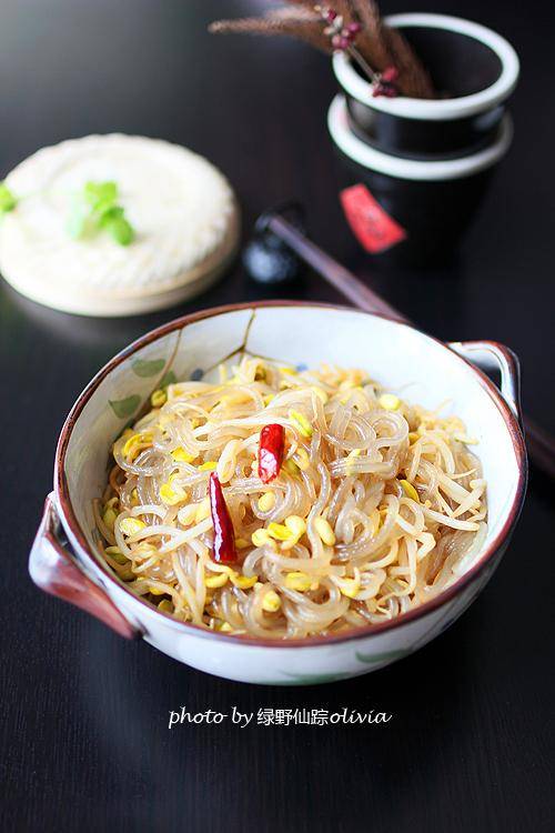 豆芽这么做,不放一点肉但比放肉还香,一吃就上瘾,怎么也吃不腻