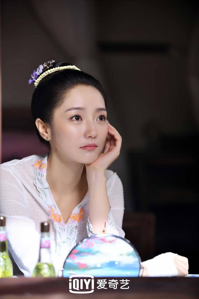 《小娘惹》:97小花肖燕一人饰两角,精湛演技令人印象深刻