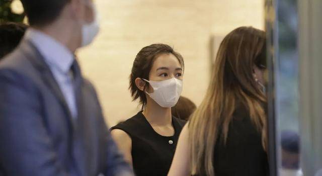 成龙出席赌王丧礼,传二人力追利智,港姐现身曾被四太赞理想儿媳