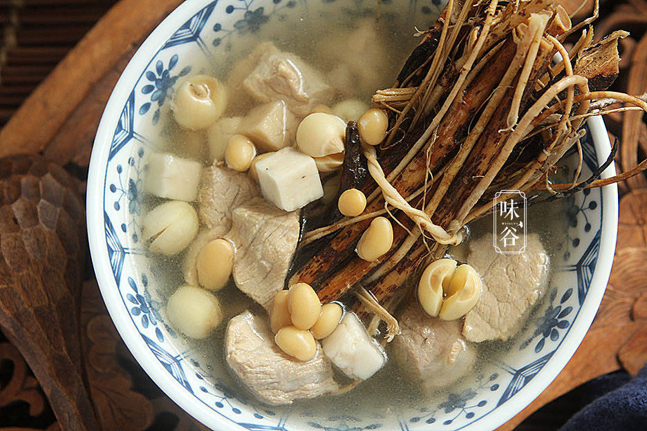 三伏天,广东人多用这树根煲汤,椰香浓郁,防暑祛湿,舒适度夏