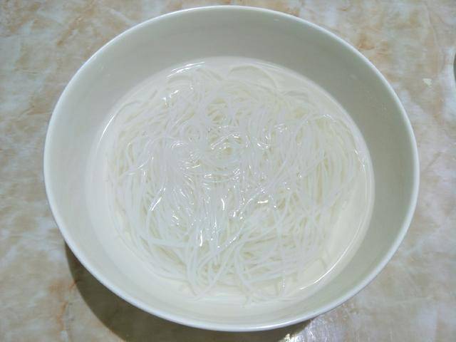 入伏后,吃馅饼就选这馅,只要2元1斤,便宜美味,全家1锅不够吃
