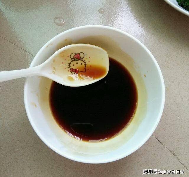 腌制猪肉时,别再用食盐了,试试这“2种”调料,肉质鲜嫩炒不老