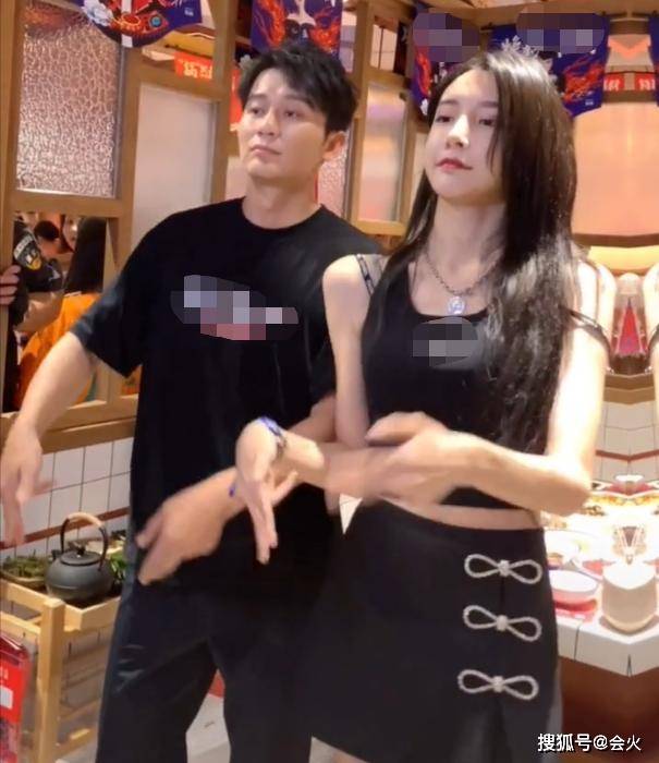 李晨和多名美女同框跳舞亲密互动,兴致高涨大秀肌肉,生活太丰富