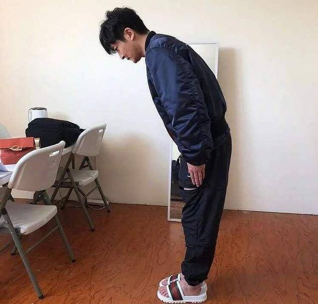 明星鞋码出人意料,高以翔47.5陈飞宇45郭京飞36,都很难买鞋吧?