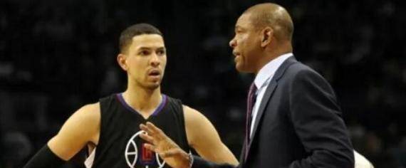 NBA德雷福斯和儿子?年轻的对21岁的嫩模上瘾了