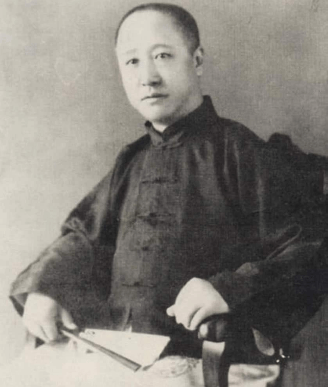 光绪驾崩后,慈禧为何选了载沣的儿子继承大统,却没有选载沣呢?