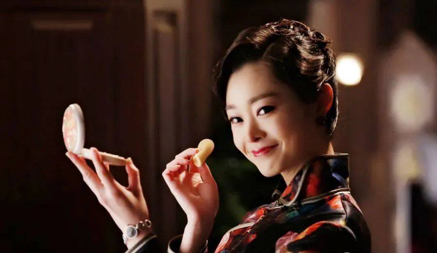 宋轶妩媚风情太性感迷人!难怪从配角于曼丽逆袭走红