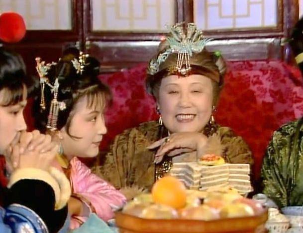 《红楼梦》里贾母和娘家的关系,为什么愈来愈冷淡了?