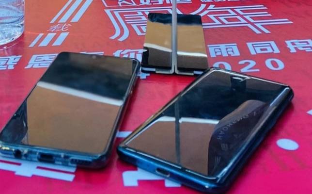 华为Mate40价格更良心,全系高刷曲面屏,实体按键回归很惹眼