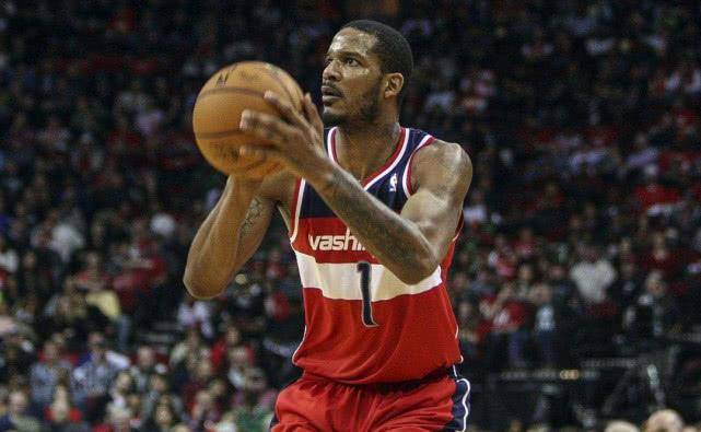 04年魔术在第一顺位选中霍华德,如今同届球员,谁的成就比他高